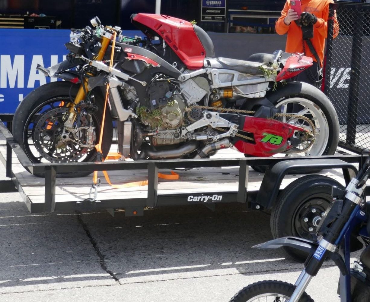 Crashed Ben Smith Ducati IMG 1838 Crashed Ben Smith Ducati IMG 1838
