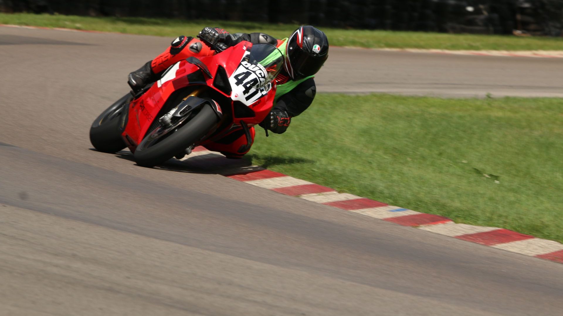Motovid & FP1Laptimes Partner For Track Days At Blackhawk image2(1)