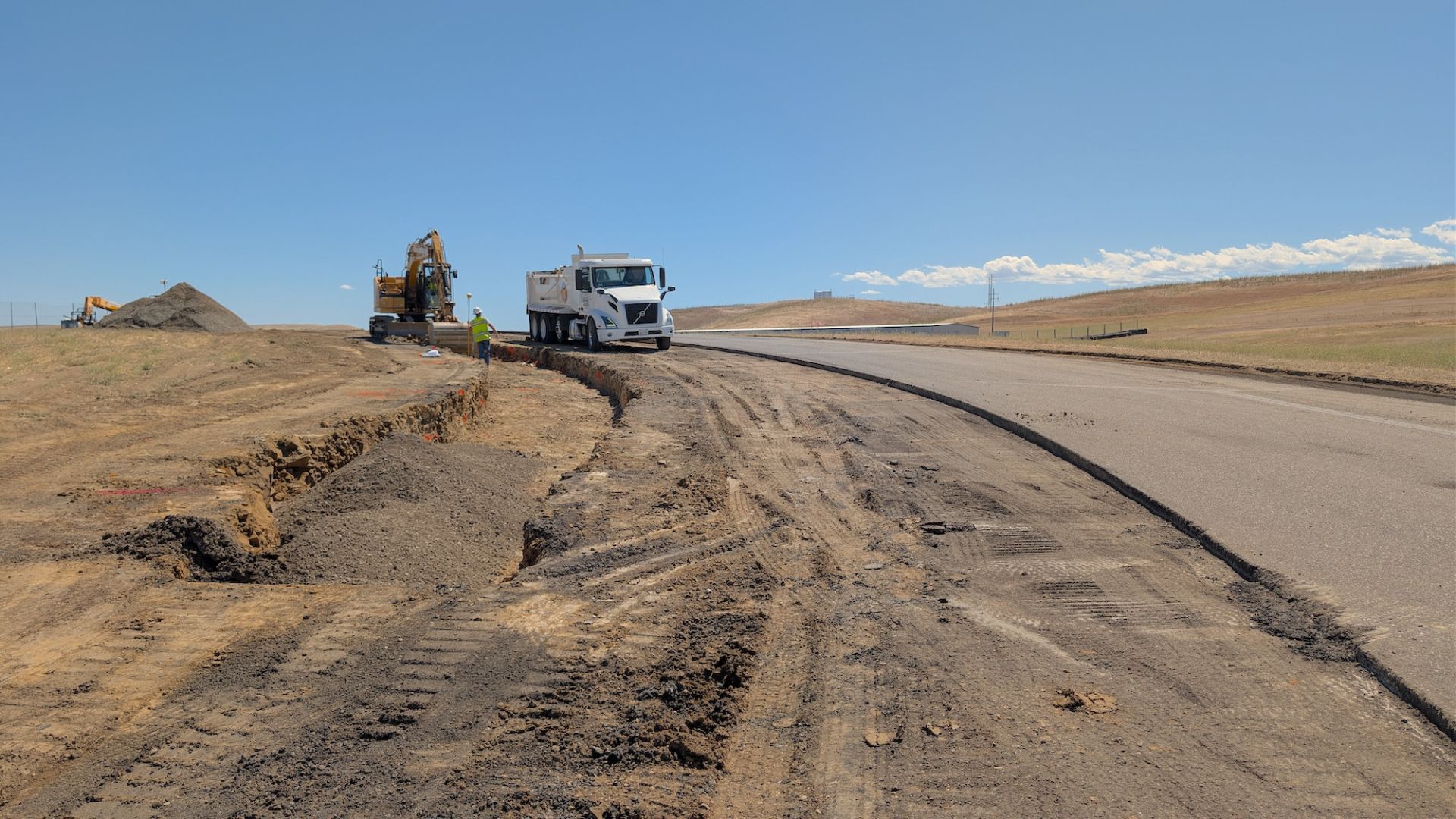 Thunderhill Raceway: New Asphalt Coming to East Track image