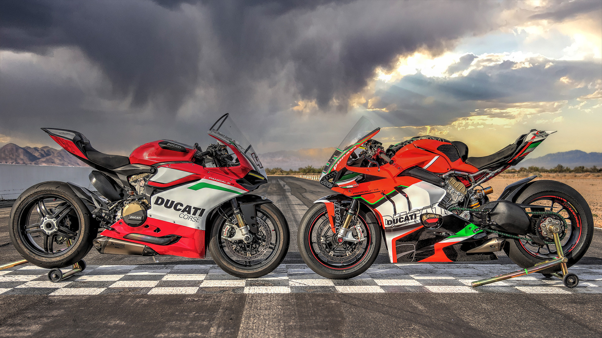 Stuman Rides Video: Ducati Panigale R V-Twins vs V4 image