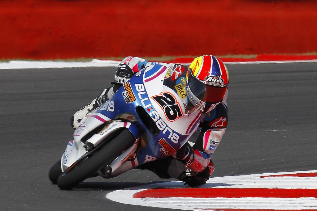 Vinales Edges Terol In 125cc Grand Prix Qualifying In England