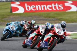 Airwaves Ducati Riders Split British Superbike Doubleheader At Snetterton