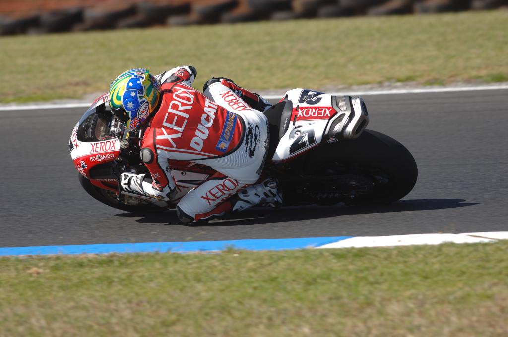 Troy bayliss ducati 999 hotsell