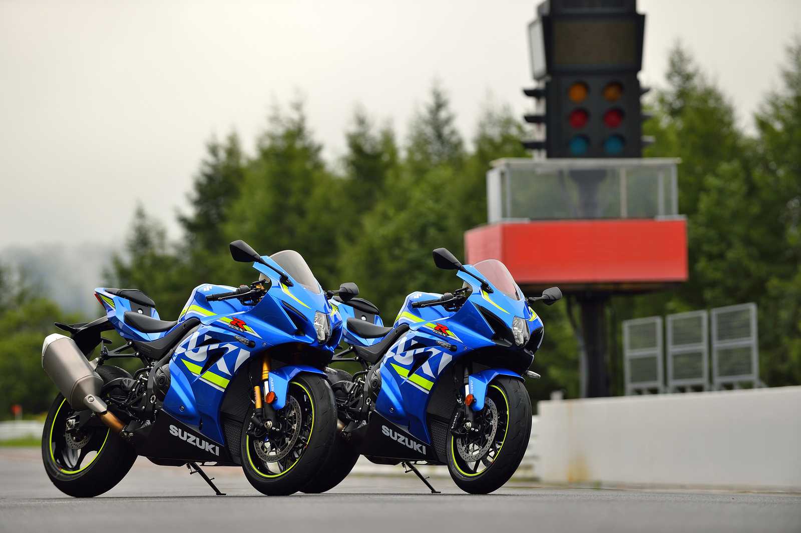All New 17 Suzuki Gsx R1000 And Gsx R1000r Models Combining More Power With Imu Based Electronics Are Introduced Updated Roadracing World Magazine Motorcycle Riding Racing Tech News