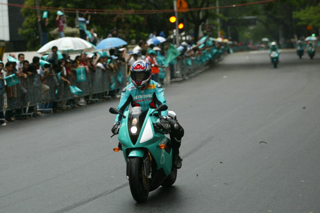 Petronas road bike deals