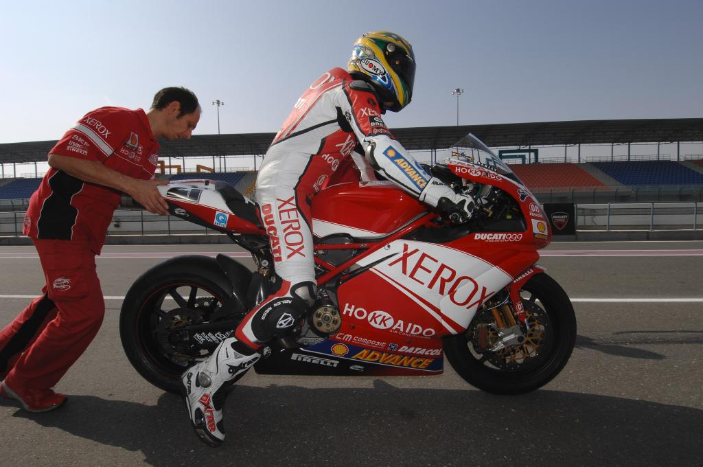 Bayliss Still Fastest On Second Day Of Pirelli World Superbike Tests At Losail