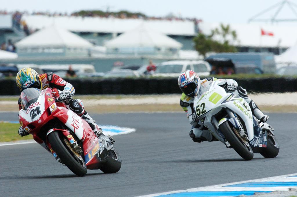Bayliss Beats Toseland, Biaggi In World Superbike Race One At Phillip Island