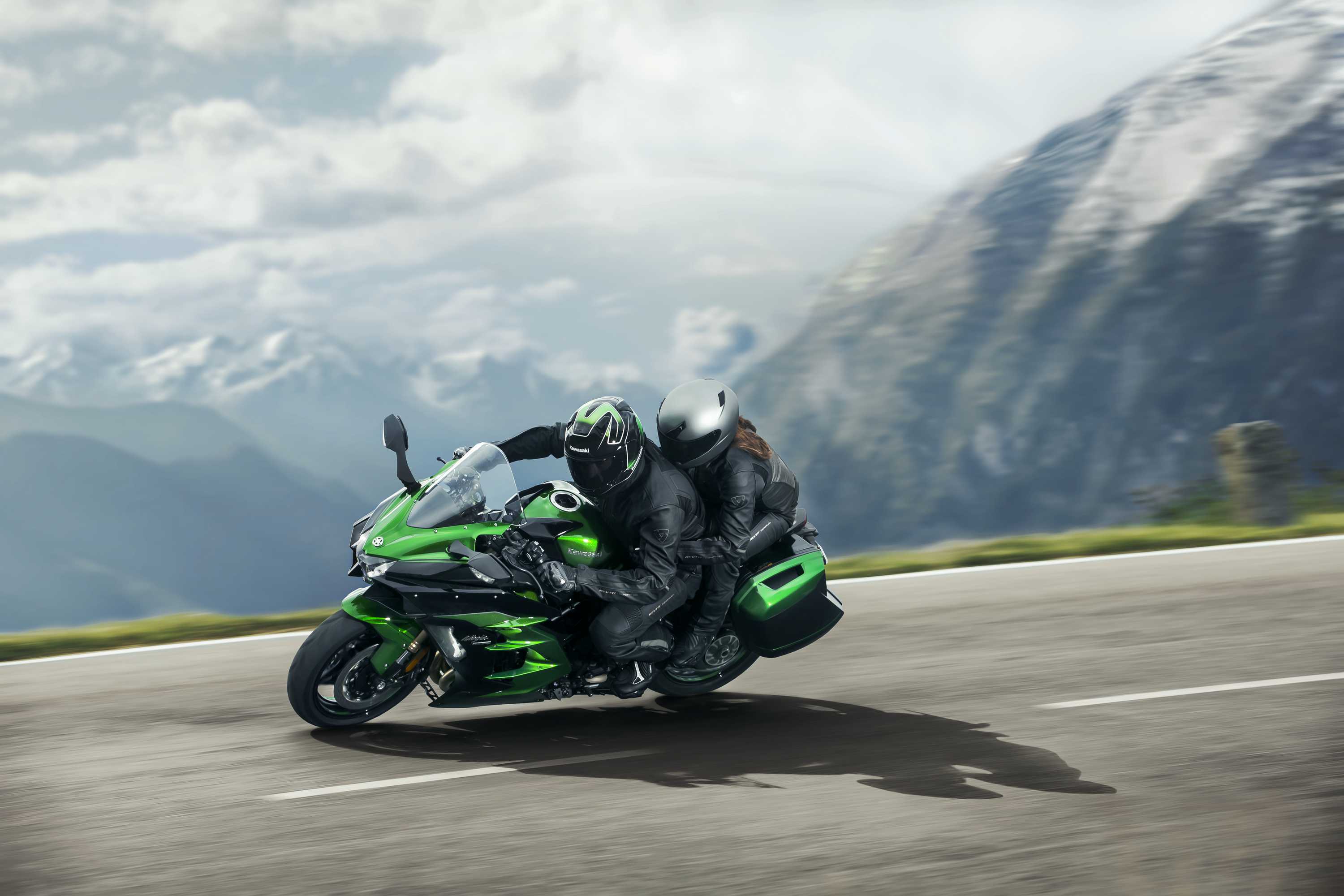 Uafhængig udledning Eve Kawasaki Releases Details About 2018 Ninja H2 SX - Roadracing World  Magazine | Motorcycle Riding, Racing & Tech News