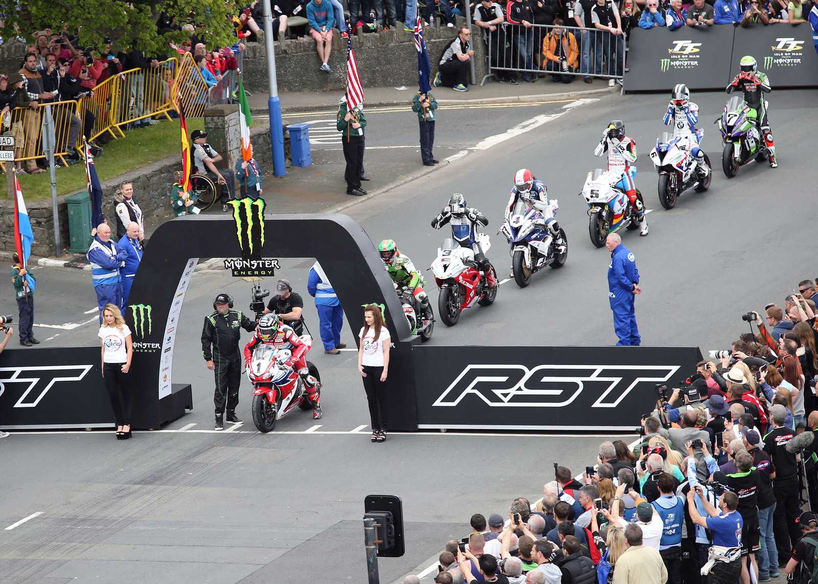 "Fastest Ever Superbike Lineup" Confirmed For 2016 Isle Of Man TT