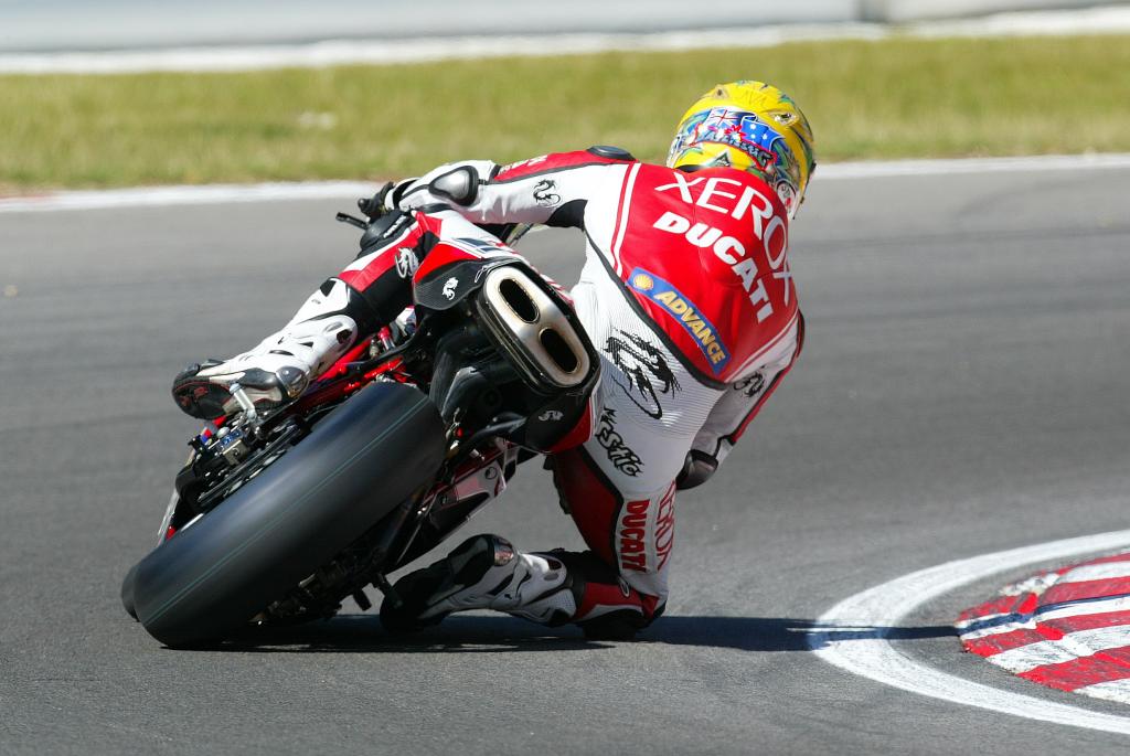 Updated: Bayliss Wins World Superbike Superpole At Brands Hatch