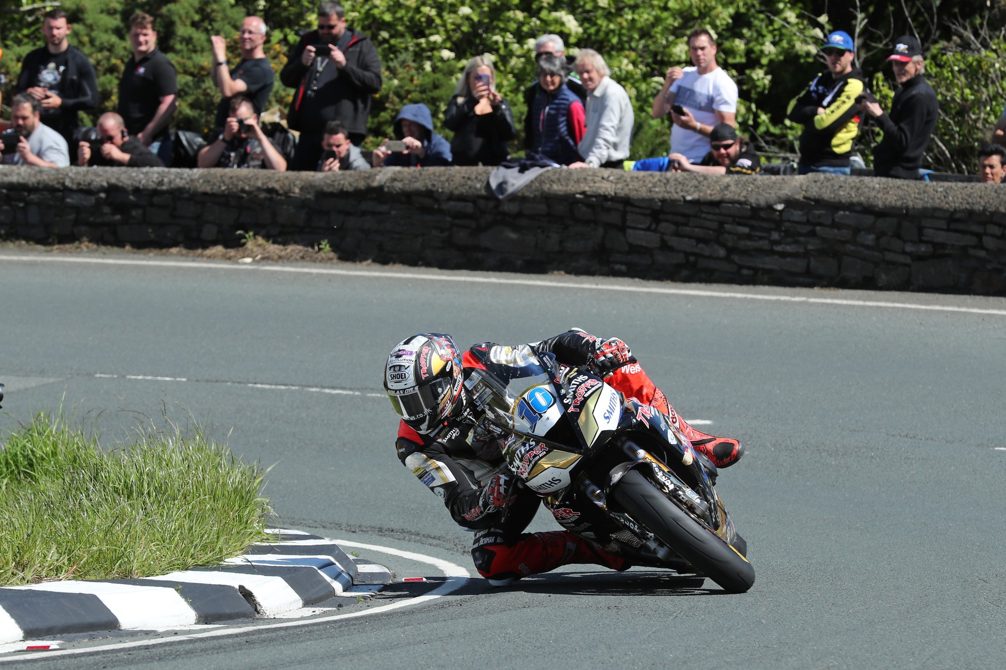 Isle Of Man TT: Supersport TT Race Two Report - Roadracing World