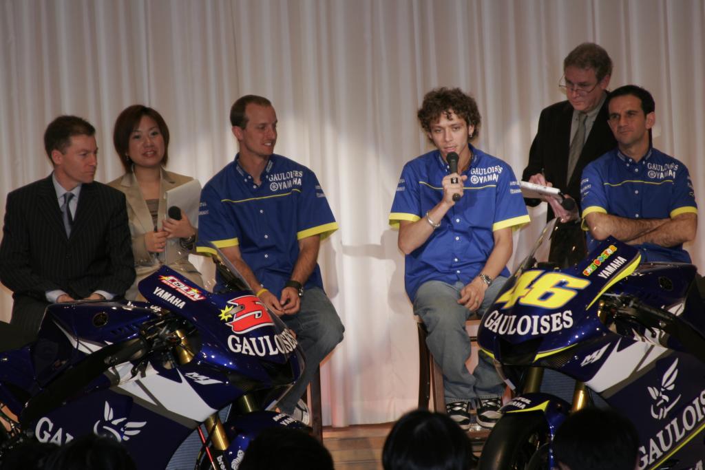 Rossi, Edwards, 2005 YZR-M1 Officially Introduced In Tokyo