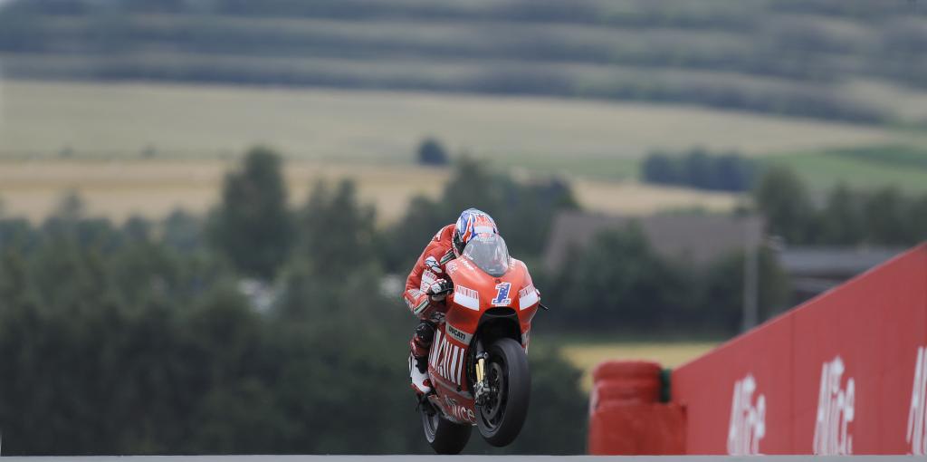 Stoner consigue su cuarta pole position consecutiva, en el Gran Premio Aleman
