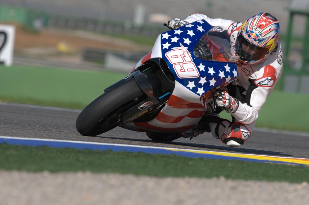 mejor tiempo para Nicky Hayden sobre el asfalto mojado de Valencia