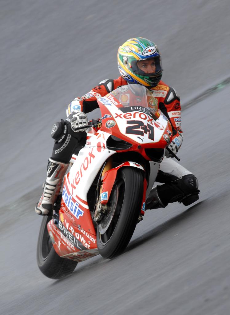 Bayliss Quickest In Wet First World Superbike Practice In Portugal