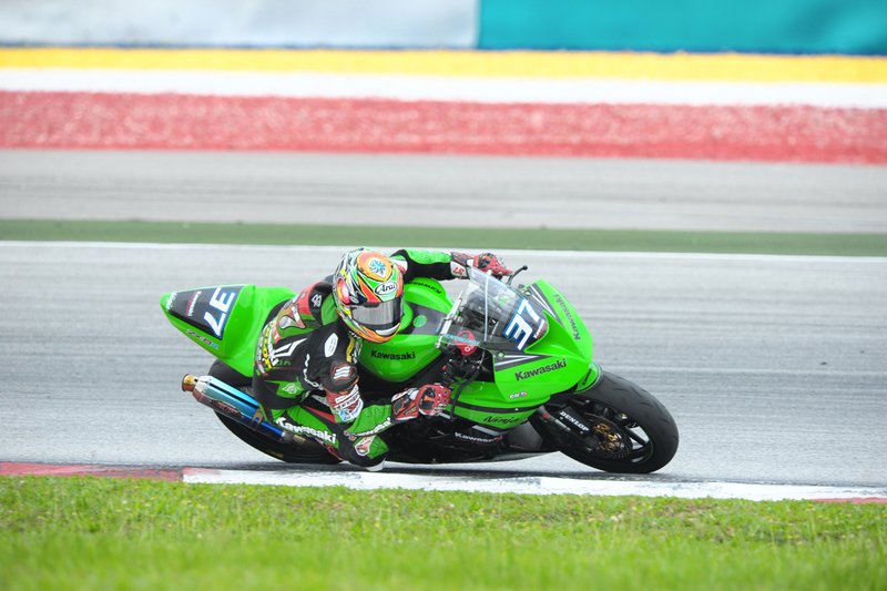 Kamaruzaman, Fujiwara Win FIM Asia Road Racing Championship 600cc SuperSport Races At Sepang