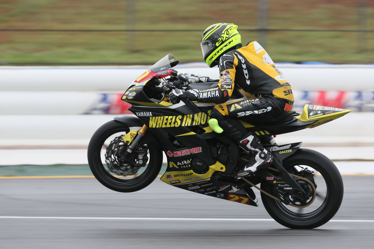 Roberts Claims Provisional Pole In MotoAmerica Superstock 600cc Qualifying At VIR Roadracing