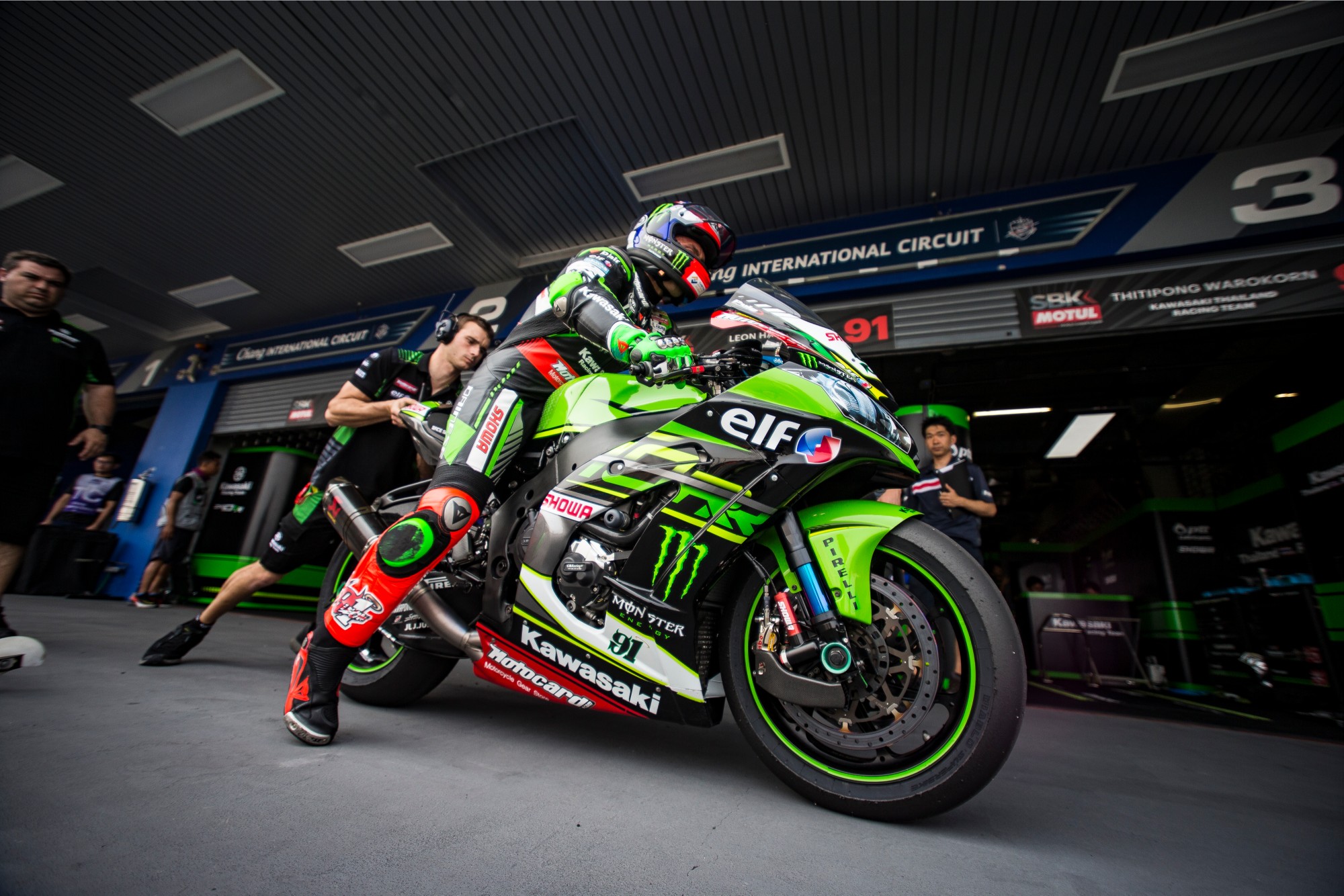 Stillehavsøer fyrretræ Mindful World Superbike: Showa Becomes "Major" Sponsor Of Kawasaki Racing Team -  Roadracing World Magazine | Motorcycle Riding, Racing & Tech News