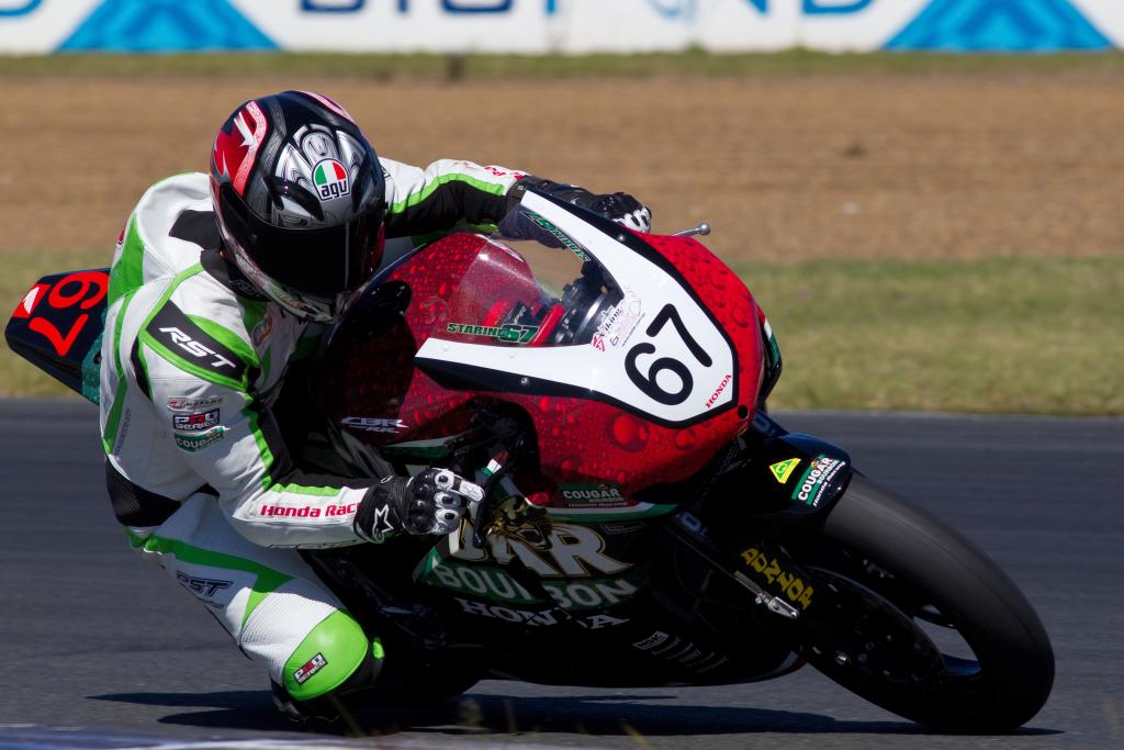 Staring Wins Australian Superbike Superpole Saturday At Queensland Raceway