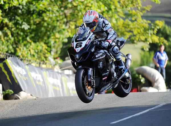 Hutchinson Continues To Set The Standard At The Isle Of Man TT