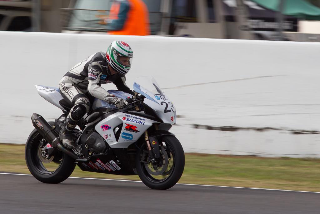 Scott Charlton, Jamie Stauffer Win Australian Superbike Races At Queensland Raceway