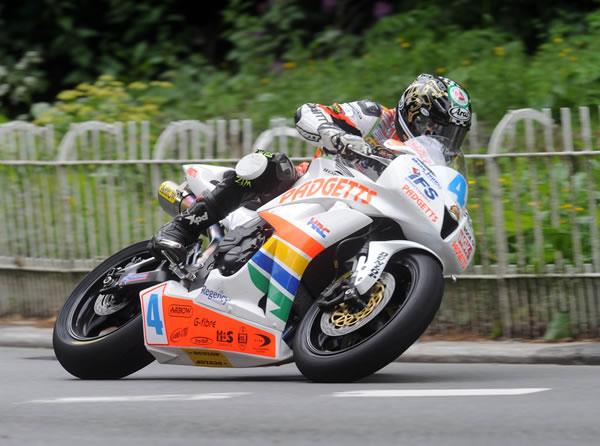 Hutchinson Wins Supersport, Superstock Races Monday At The Isle Of Man TT
