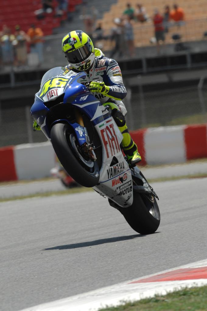 Rossi On Pole With New Lap Record At Catalunya, De Puniet Second, Pedrosa Third
