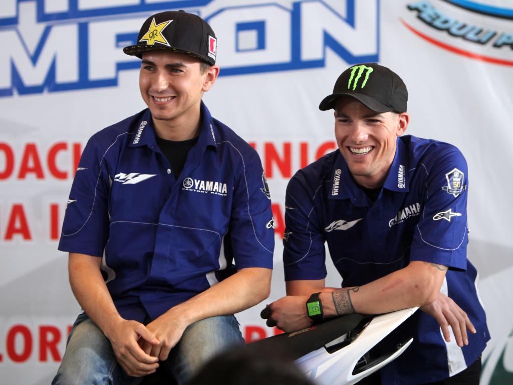 Lorenzo, Spies Coach Riders In Indonesia