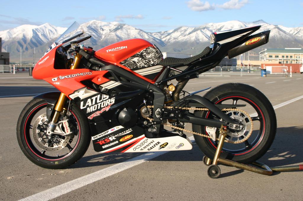 Latus Motors Racing To Field Dominguez On Triumph Daytona 675R In SuperSport At Road America