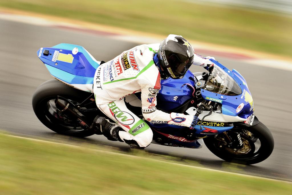 Yoshimura Pays Tribute To Mat Mladin