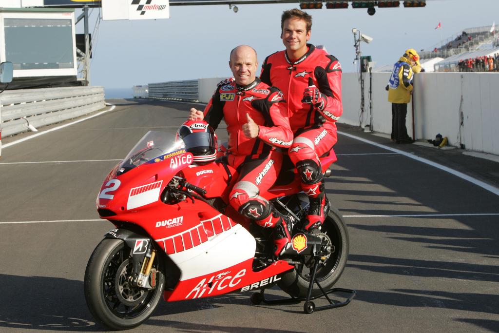 Mamola Gives Two-Up Rides Around Phillip Island