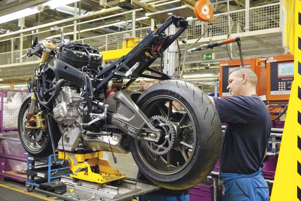 BMW's S 1000 RRs Rolling Off The Production Line In Germany