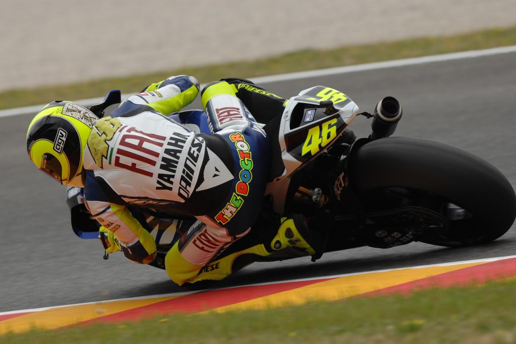 Rossi Wins Italian Grand Prix Over Pedrosa, Barros