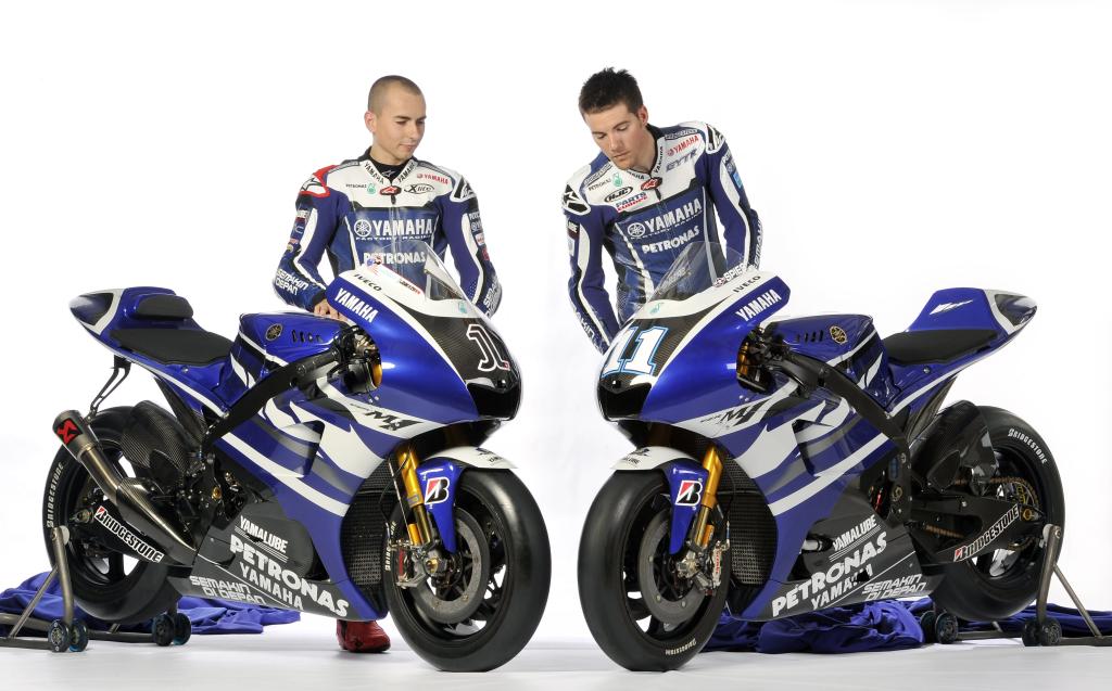 Updated With Video: Lorenzo, Spies Unveil 2011 Yamaha MotoGP Livery In Malaysia