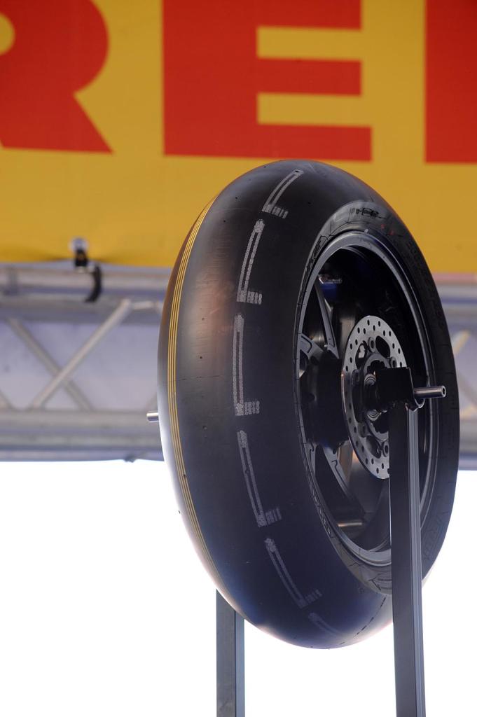 Pirelli Introduces New Qualifying Tire Designed To Be Identifiable By Fans