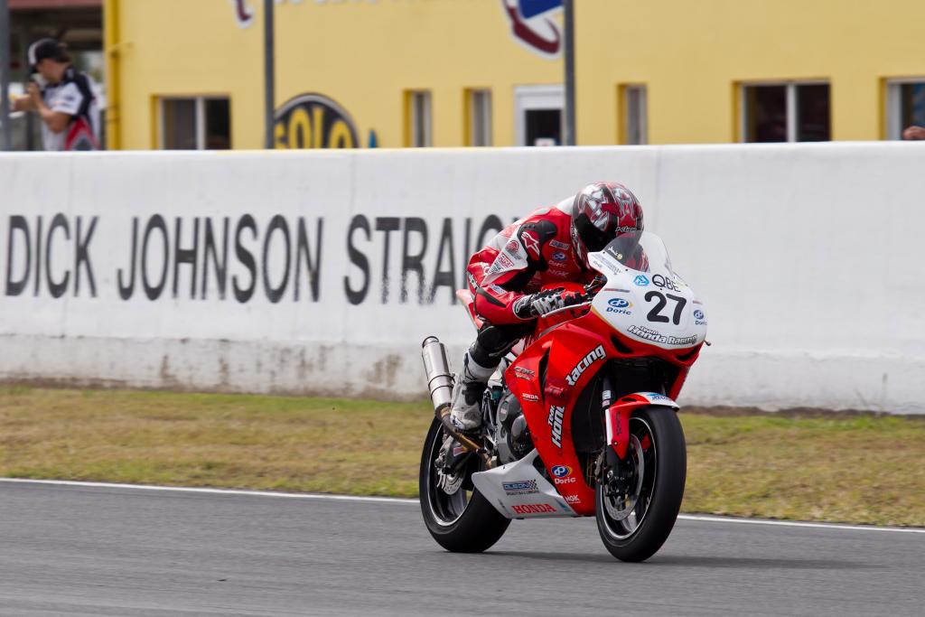 Stauffer Sweeps Australian Superbike Doubleheader At Queensland Raceway