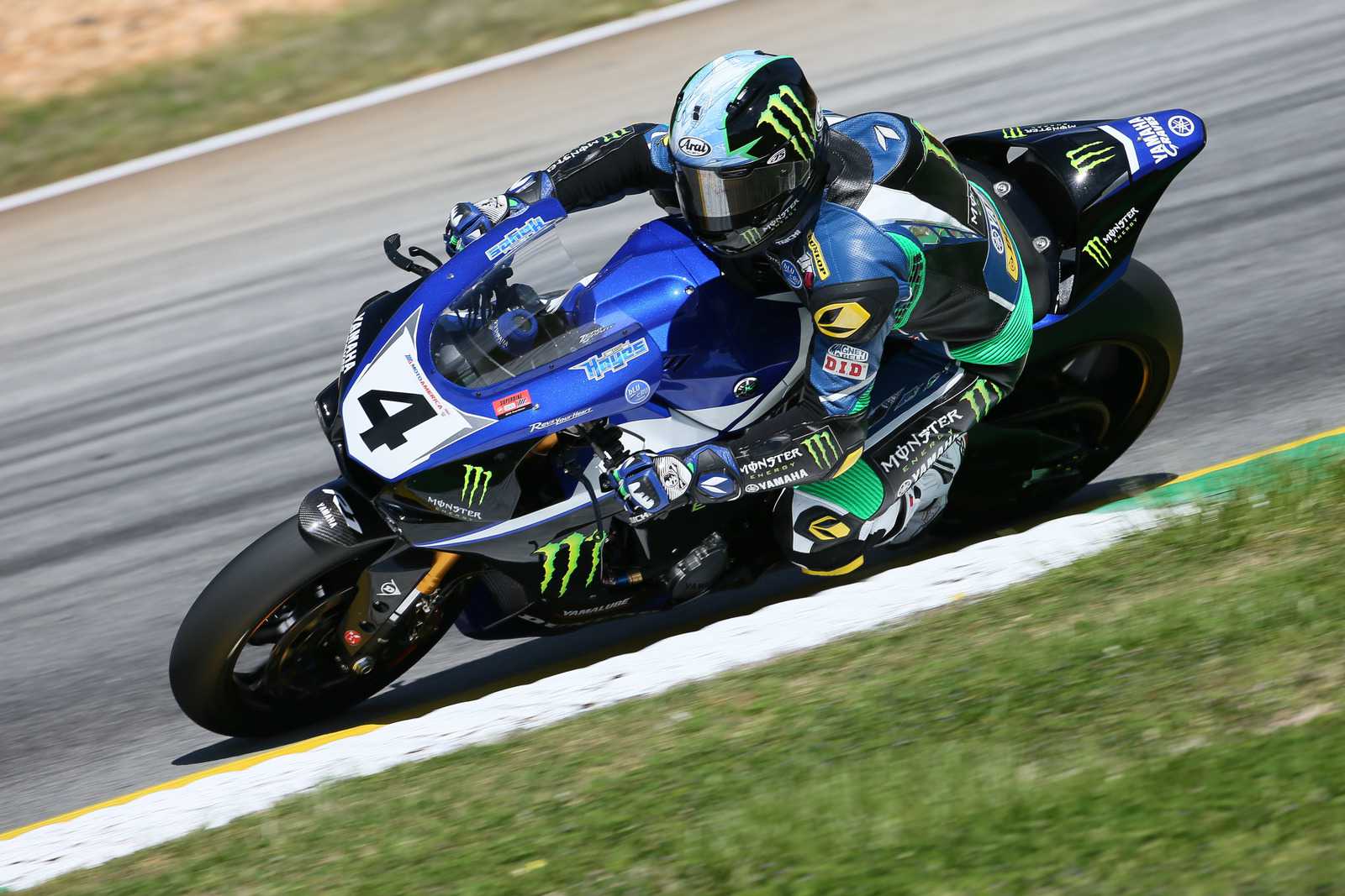 Hayes Leads MotoAmerica Superbike/Superstock 1000 FP2 At Mazda Raceway