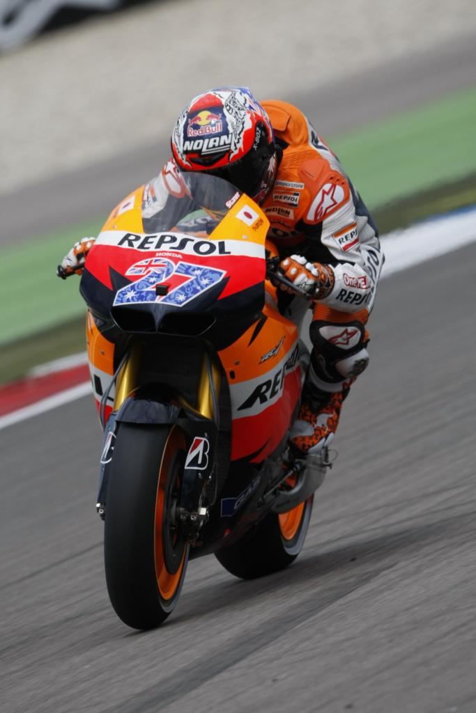 Stoner Leads MotoGP World Championship By 28 Points Heading Into Italian GP