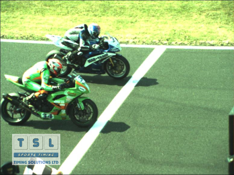 Easton, Seeley Split British Supersport Wins At Brands Hatch