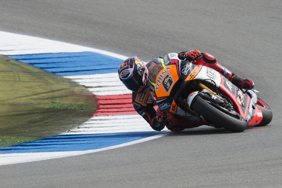 Bradl To Have Surgery On Broken Right Hand - Roadracing World Magazine ...