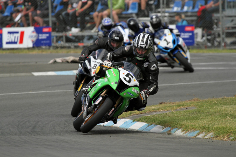 Cole Wraps Up Suzuki Tri-Series Formula One Title At Wanganui