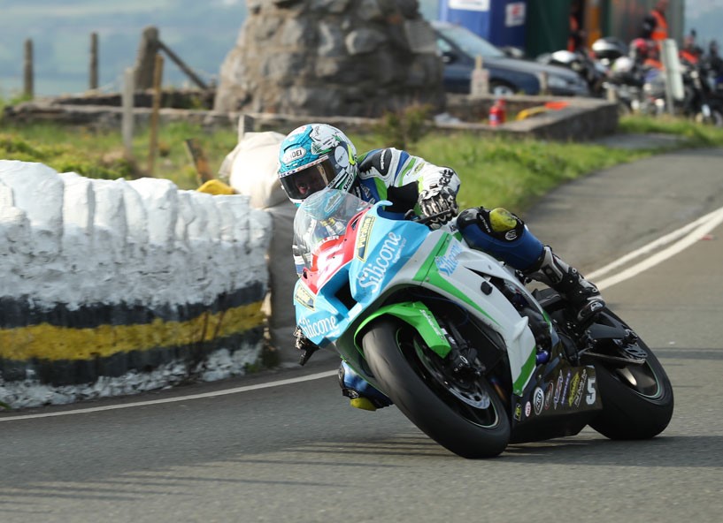 Isle Of Man TT: Dean Harrison Leads Superbike Practice/Qualifying With ...