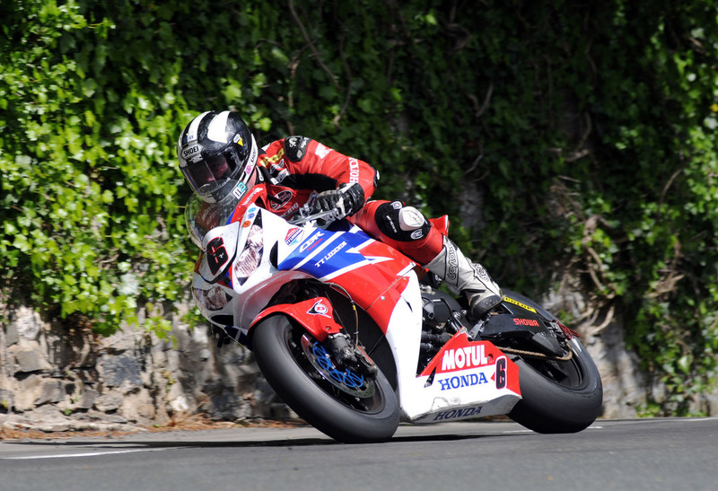 Michael Dunlop Fastest In Superbike Practice Saturday At The Isle Of Man TT