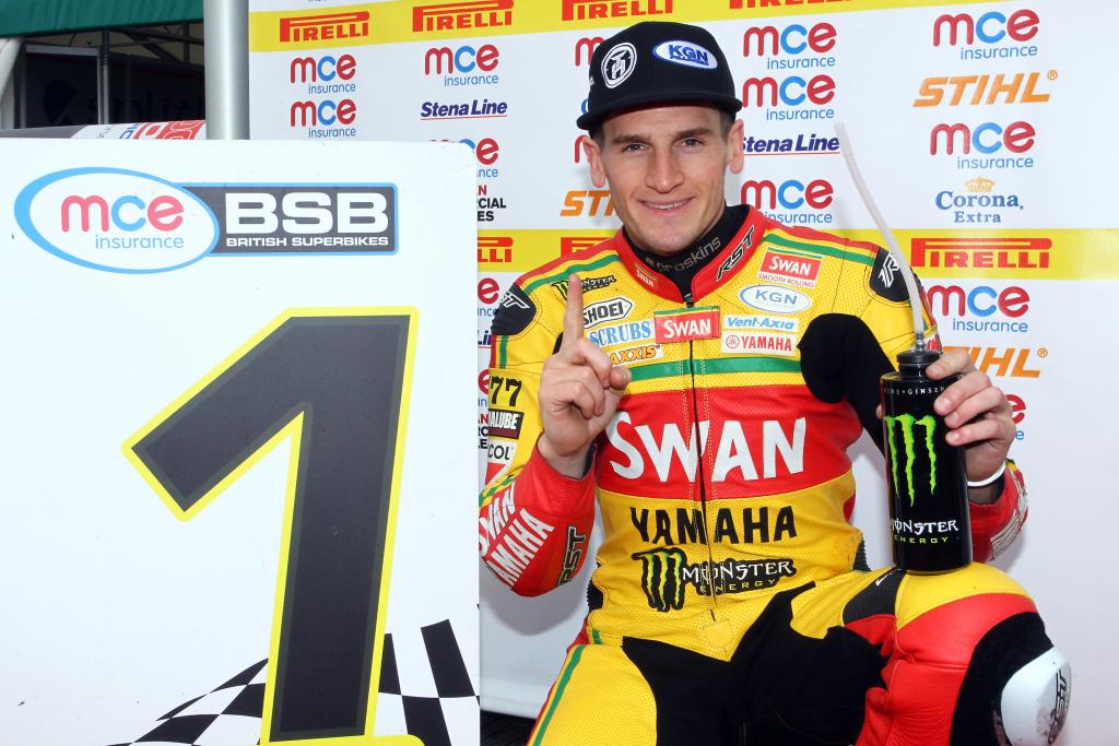 Hill Roars To British Superbike Pole Position At Thruxton
