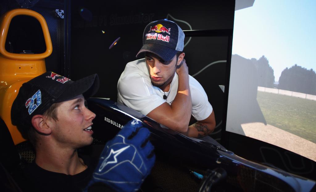 Dovizioso, Stoner Visit Red Bull Racing F1 Headquarters In England